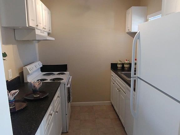 4th image of 302 N Hubert Ave APT 218