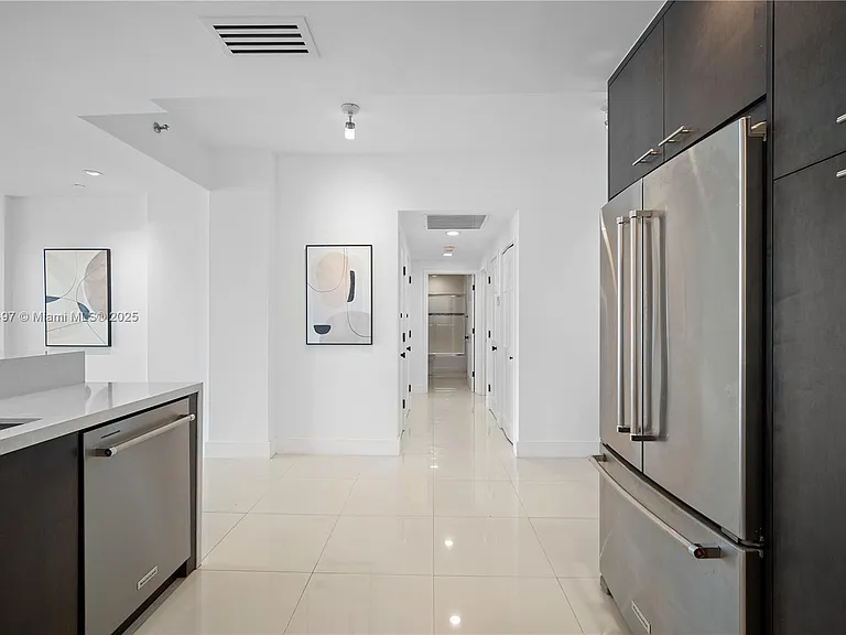 19234 Fisher Island Dr #19234 — Photo 6