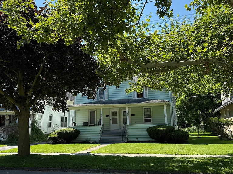 28 Brooklyn Ave — Photo 18