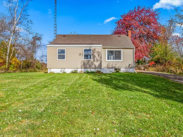 12860 N Adams Rd, North Adams, MI 49262