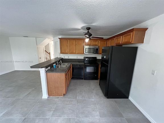 4th image of 11627 NW 23rd Ct #11627