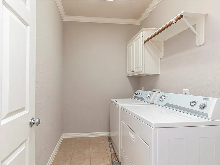 10126 Holly Chase Dr — Photo 34