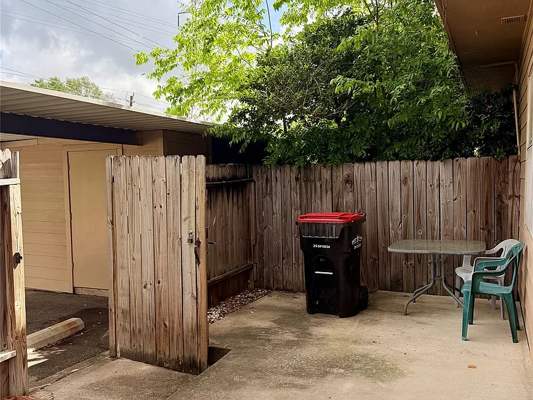 7700 Creekbend Dr #1 — Photo 22