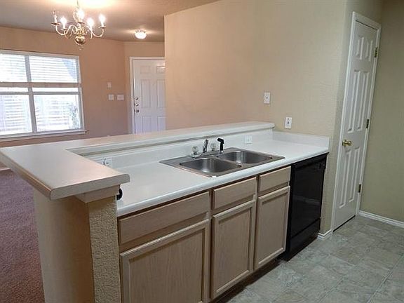 5th image of 3405 Macarthur Ave