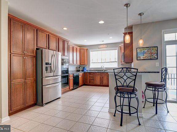 3rd image of 43651 McDowell Sq