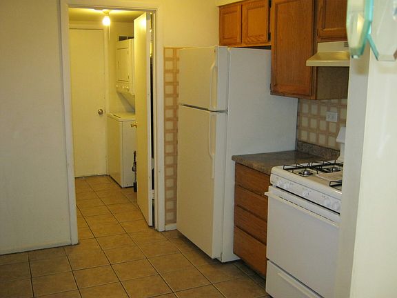 4th image of 5715 Dutch Mill Ct Unit B