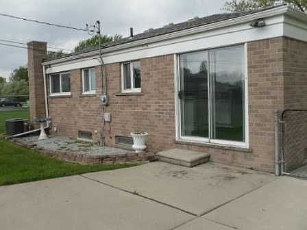 4th image of 22116 Violet St