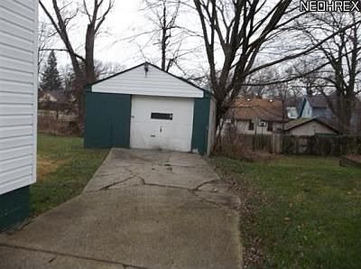 5th image of 312 E Lucius Ave