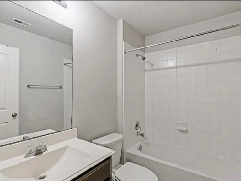 9514 Matilda Creek Ct — Photo 12