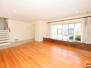 40 Pine Ave, Fair Lawn, NJ 07410