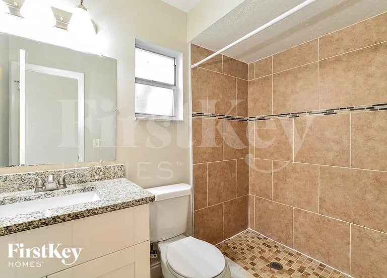 561 Hibiscus Rd — Photo 8