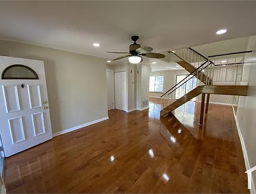 4 bed, 1682 sqft, $3,300 — Photo 4