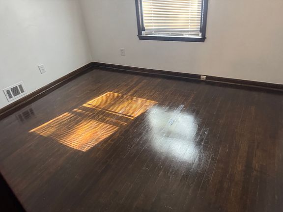 3rd image of 1657 Adrian Dr
