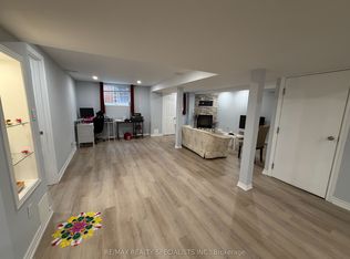 934 Boyer Blvd #BASEMENT, Mississauga, ON L5V1X4
