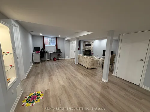 934 Boyer Blvd #BASEMENT Photo 1
