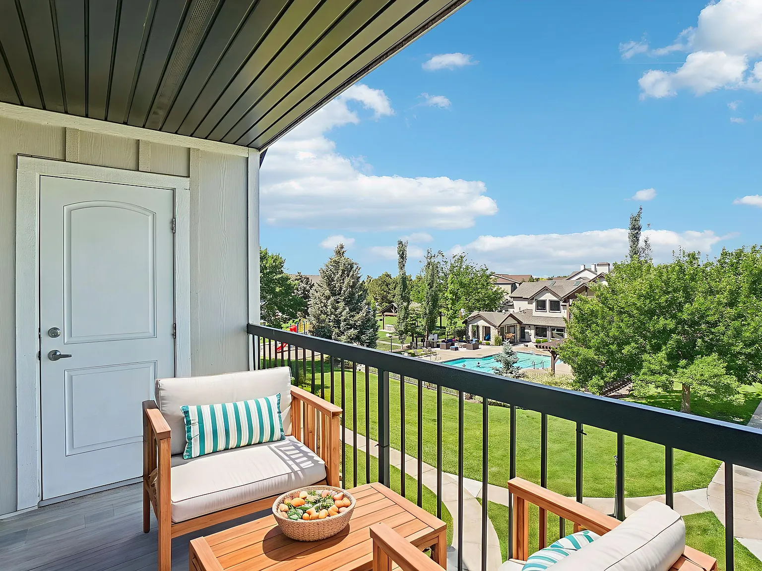 Sterling Pointe Apartments — Photo 3