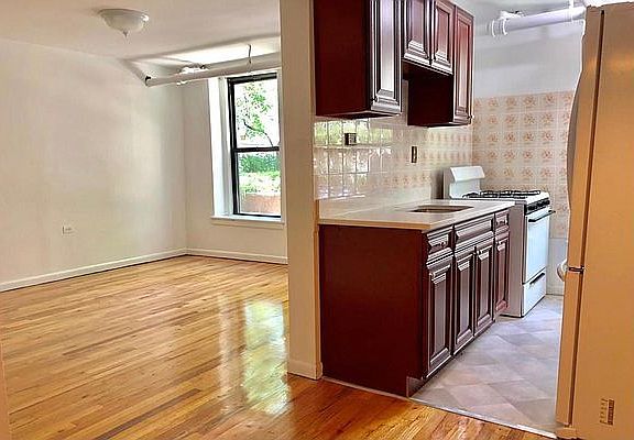 3rd image of 28-12 24th Ave #1R