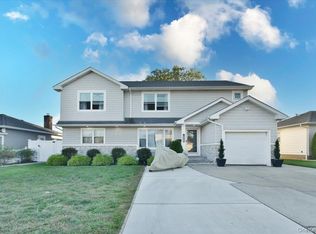 2093 Baylis Ave, Elmont, NY 11003