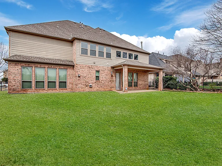 828 Thomas Crossing Dr — Photo 46