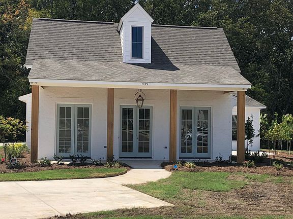 2nd image of 439 Crossvine Pl