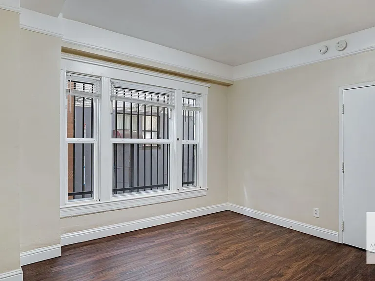 621 Taylor St — Photo 13
