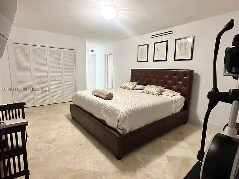 9225 Collins Ave #1111 — Photo 25