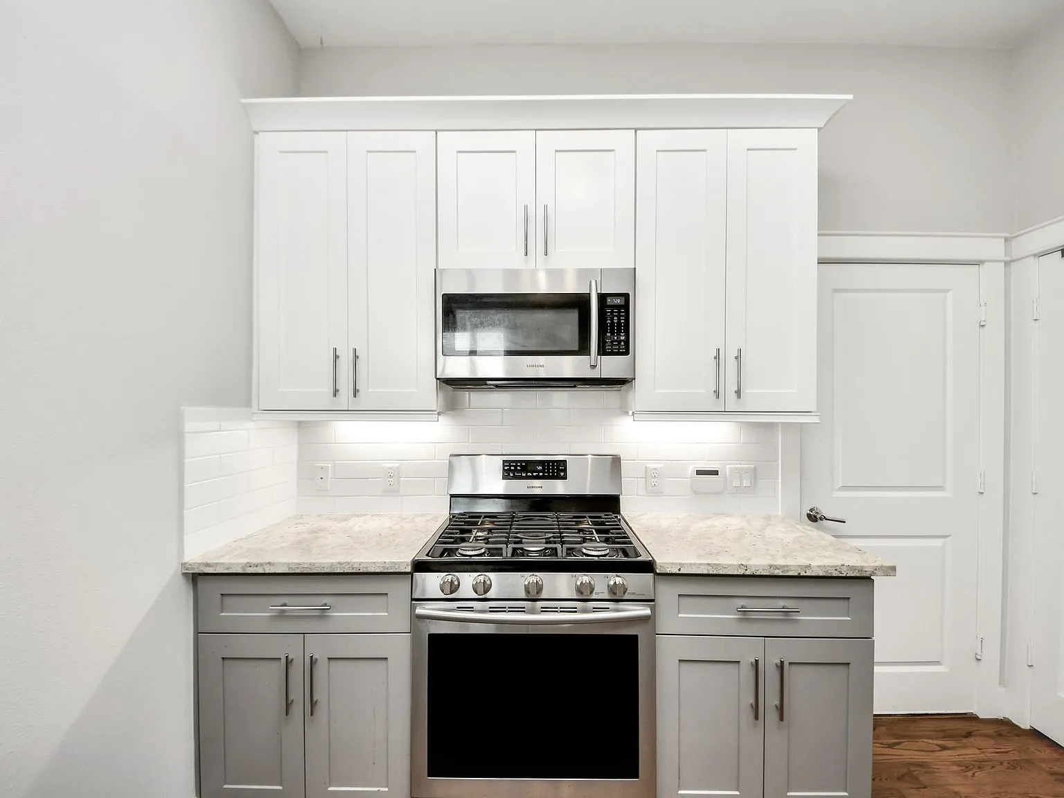 3 bed, 2.5 bath, 1493 sqft, $2,400 — Photo 3