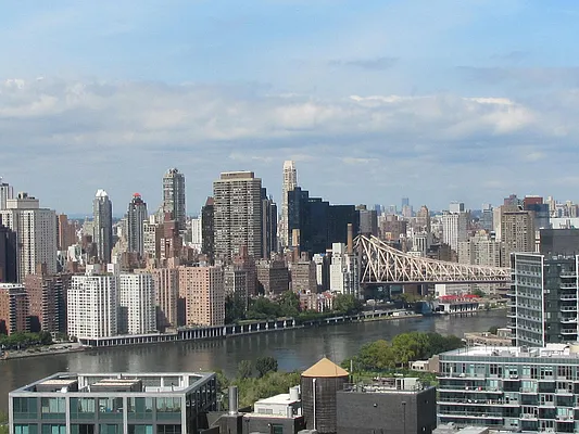 Sold by CityView Real Estate Inc. | media 2