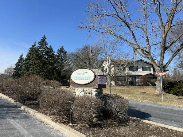 8087 West Manor CIRCLE, Milwaukee, WI 53223