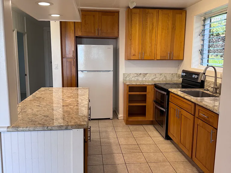 1576 Pahulu St #3 — Photo 4