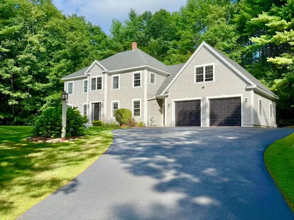 33 Pheasant Ln, Gorham, ME 04038