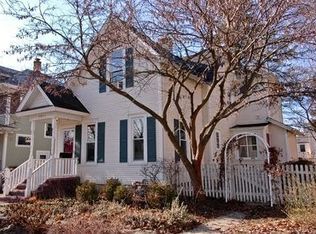 1011 S 4th St, St Charles, IL 60174