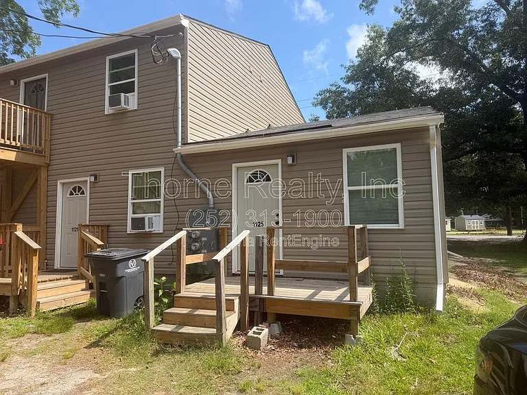1125 E Grand Ave — Photo 2
