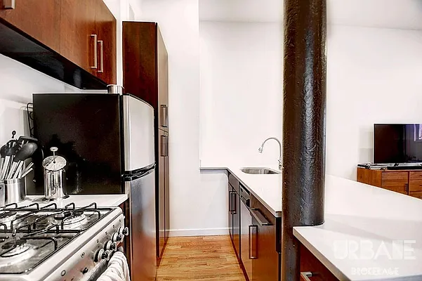 Rented by Urbane Brokerage | media 32