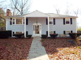 11 Flynn Rd, Franklin, MA 02038