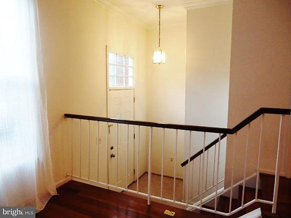 3rd image of 1341 Templeton Pl