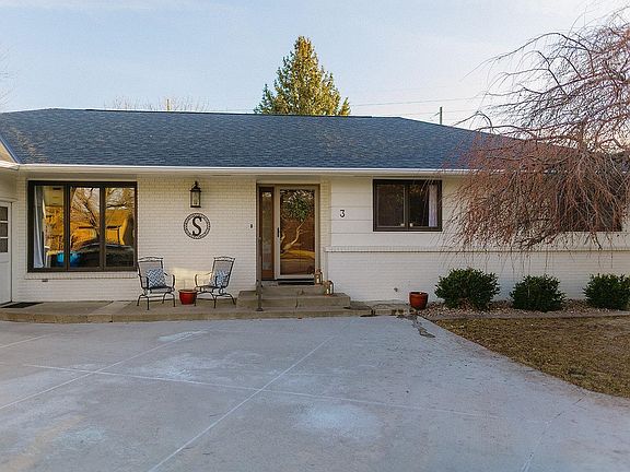 3rd image of 3 Centennial Ln