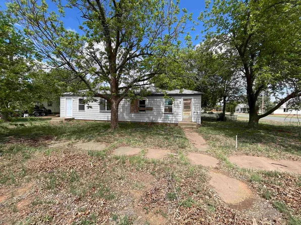 416 E Marietta St, Crowell, TX 79227