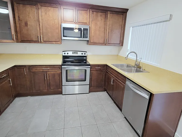 5914 Buffalo Avenue, Van Nuys, CA 91401 — Photo 4