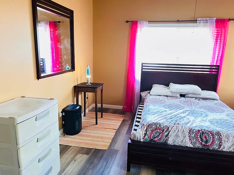 Primary Bedroom Pic1
