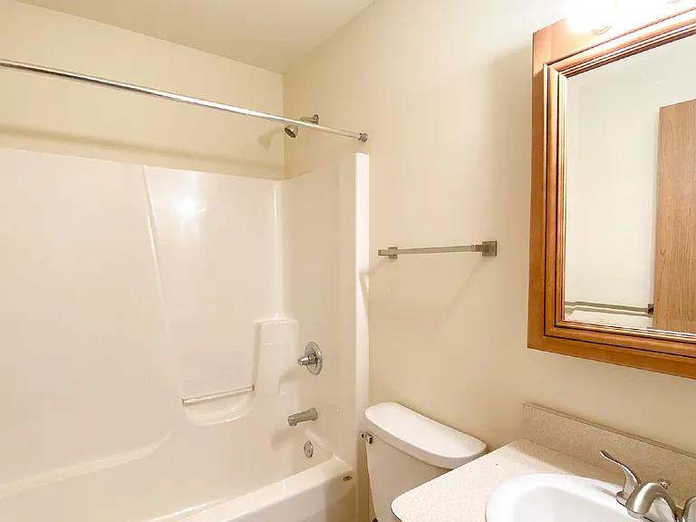 1100 Carrie Ln #5 — Photo 5