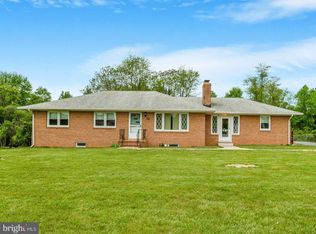 72 Main St, Round Hill, VA 20141