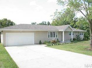 7 Ellis Dr, Lake Saint Louis, MO 63367