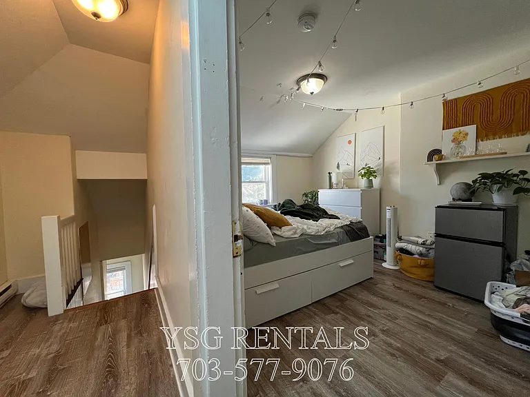 235 Everett St #235 — Photo 28