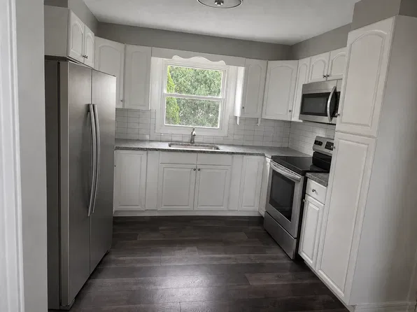 19 Alcazar Ave, Johnston, RI 02919