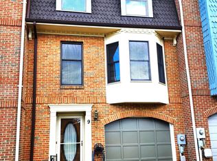 9 Victoria Sq, Frederick, MD 21702