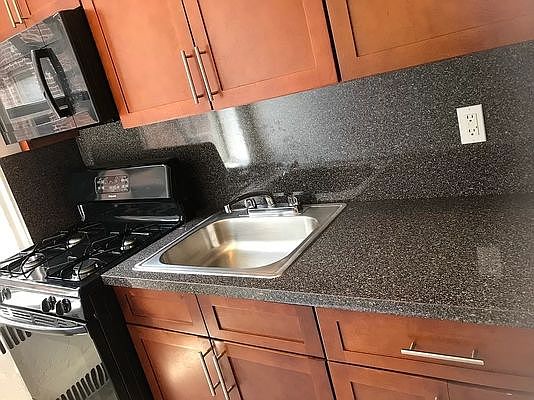 4th image of 742 Lincoln Pl #D3