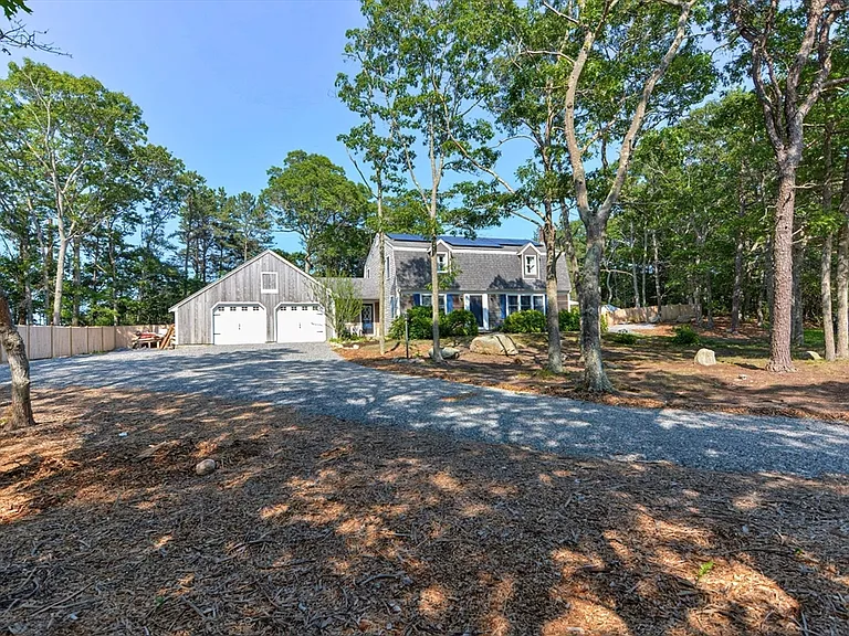 88 Perry Rd — Photo 2
