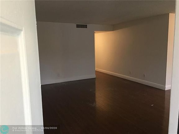 5th image of 1120 Meadows Cir