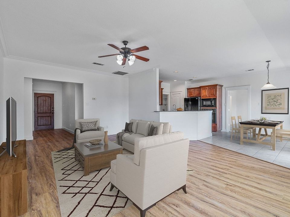 1st image of 102 Water Oak Ln
